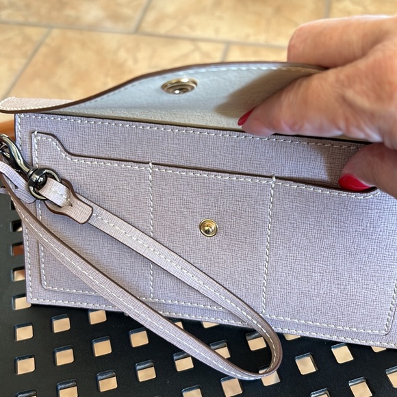 Envelope wristlet/ wallet.  Beige - Picture 3 of 4